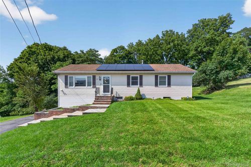354 Robinson Ave, Newburgh, NY, 12550-3339 | Card Image