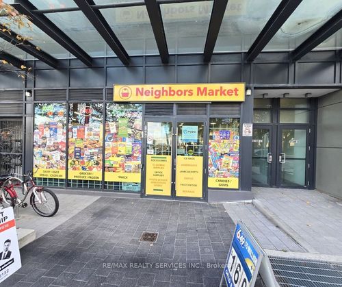 1490 Bathurst St, York, ON, M5P3G9 | Card Image