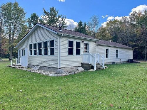 2829 Mushroom Rd, Caro, MI, 48723-9486 | Card Image