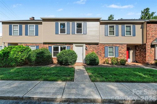 2-2705 N Center St, Hickory, NC, 28601-1343 | Card Image