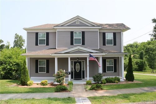 200 Nelson St, Crewe, VA, 23930-1724 | Card Image