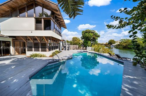 1524 Ne 18th Ave, Fort Lauderdale, FL, 33304-1318 | Card Image