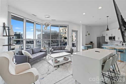 unit-2103-333 W Trade St, Charlotte, NC, 28202-1957 | Card Image