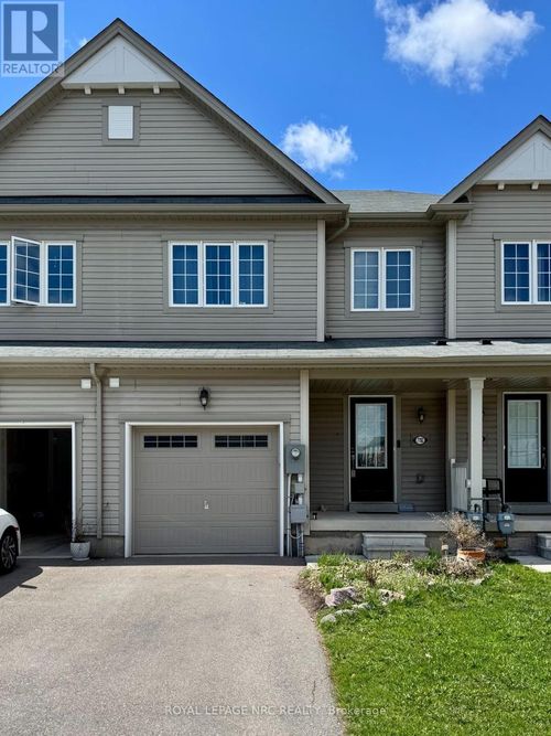 7782 White Pine Cres, Niagara Falls, ON, L2H3R4 | Card Image