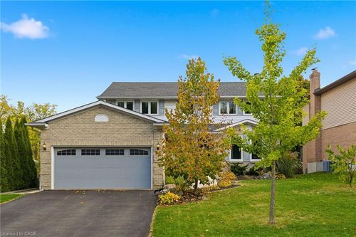 84 Chatterson Dr, Ancaster, ON, L9G3X2 | Card Image