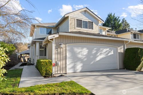 18704 109th Ln Se, Renton, WA, 98055-8111 | Card Image