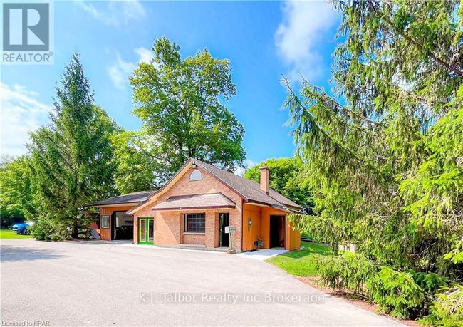 81276 Westmount Line, House other with 3 bedrooms, 4 bathrooms and 10 parking in Goderich ON | Image 31