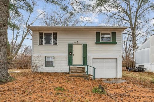 9608 Ditman Way, Kansas City, MO, 64134-1852 | Card Image