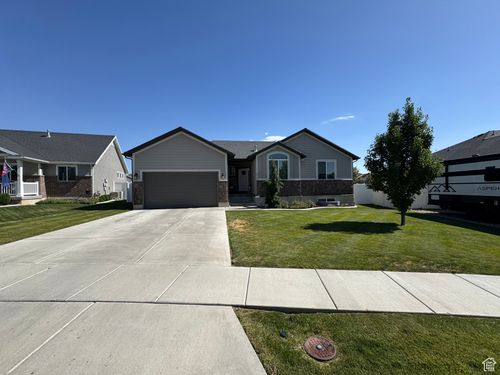 272 W 160 N, Clearfield, UT, 84015-3201 | Card Image
