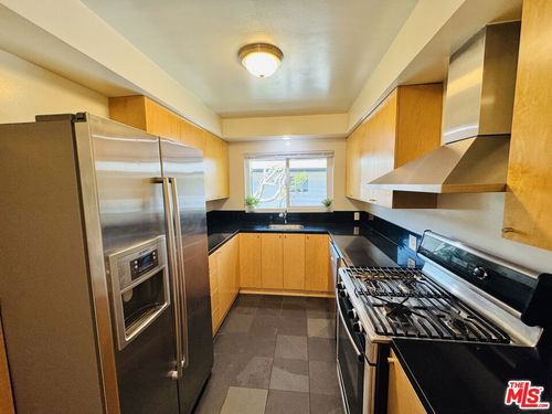 8-912 6th St, Santa Monica, CA, 90403 | Card Image