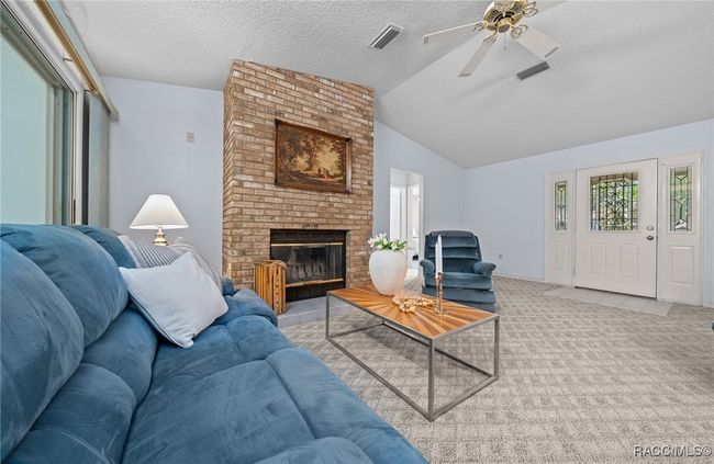 Living Room | Image 42