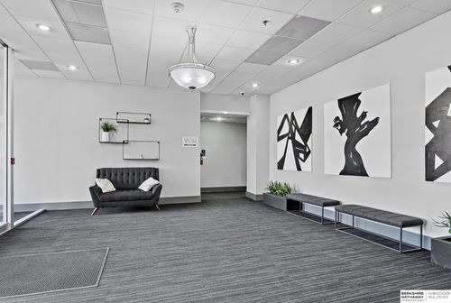 apt-801-105 N 31st Ave, Omaha, NE, 68131-2960 | Card Image