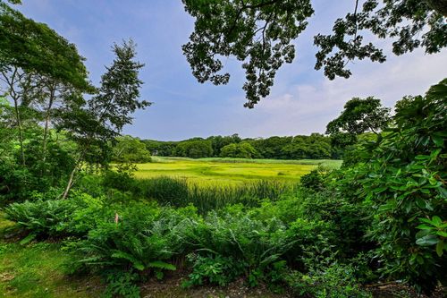 72 Loop Rd, Falmouth, MA, 02540-1811 | Card Image
