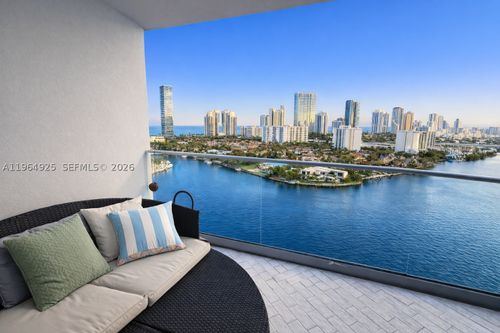 20g-19707 Turnberry Way, Aventura, FL, 33180-2575 | Card Image