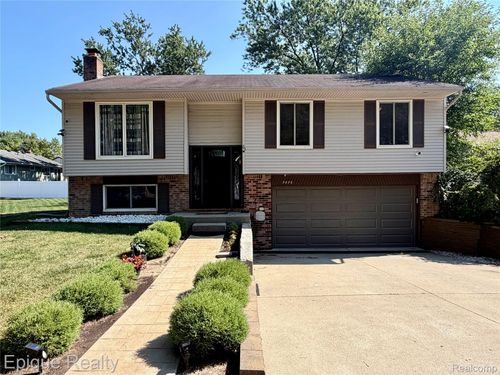2876 Winter Dr, Troy, MI, 48083-5795 | Card Image