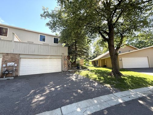 2111 Kings Valley Road W, Golden Valley, MN, 55427 | Card Image