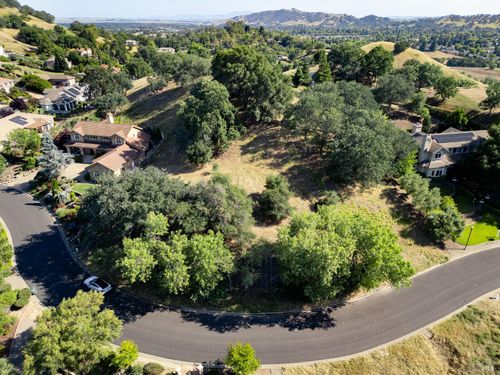 2060 Pinecrest Ct, Vacaville, CA, 95688 | Card Image