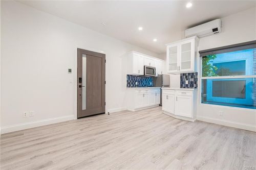 apt-11-305 Main St, Newport Beach, CA, 92661-1350 | Card Image