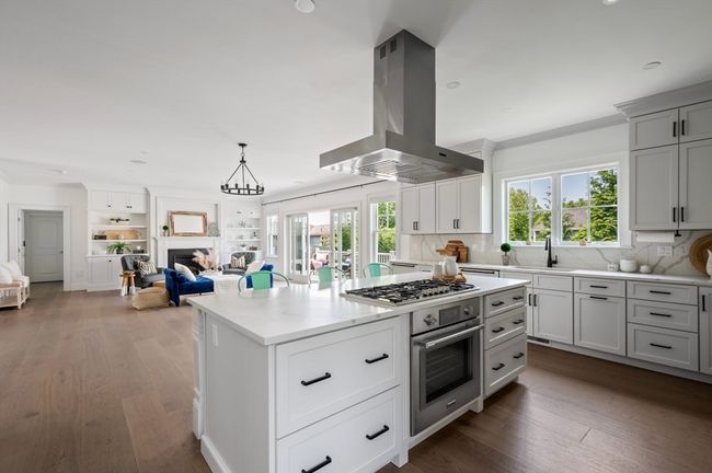 935 E Squantum St, House other with 4 bedrooms, 6 bathrooms and 4 parking in Quincy MA | Image 9