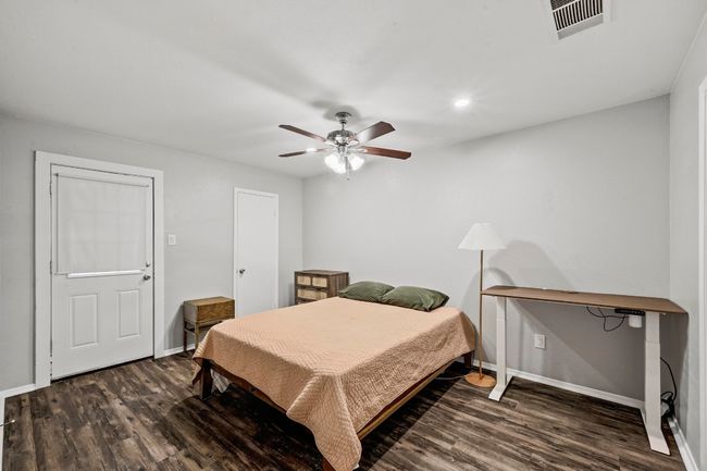 Downstairs bedroom | Image 14
