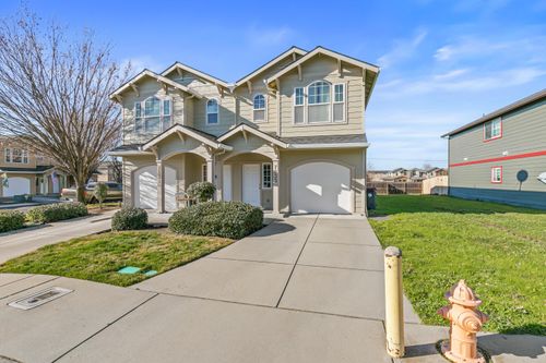 7833 Phaedra Ln, White City, OR, 97503-2300 | Card Image