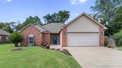 2602 Highwood Pl, Claremore, OK, 74017-4825 | Card Image