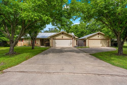 128 Tall Timber Rd, Kerrville, TX, 78028-9218 | Card Image