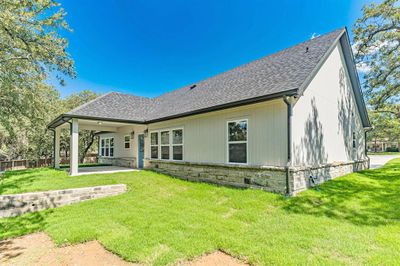 402 Koppes Court, House other with 3 bedrooms, 2 bathrooms and null parking in Runaway Bay TX | Image 2