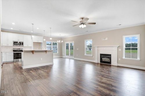 102 Chester Pl, Pikeville, NC, 27863-8143 | Card Image