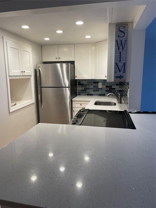 apt-206-1731 Se 15th St, Fort Lauderdale, FL, 33316-3004 | Card Image