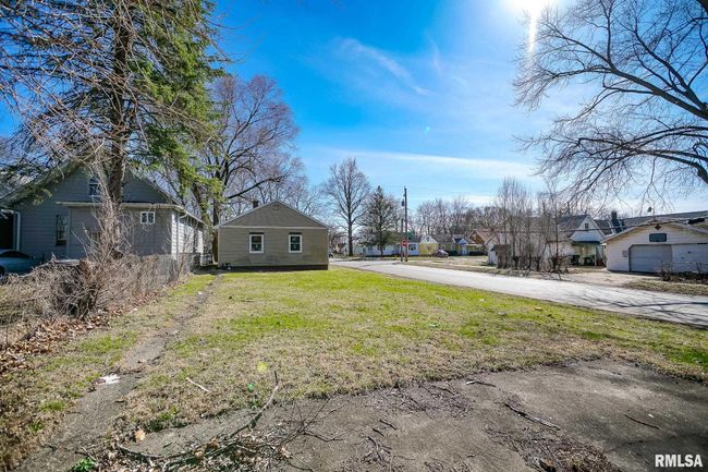 2217 W Marquette St, House other with 2 bedrooms, 1 bathrooms and null parking in Peoria IL | Image 47