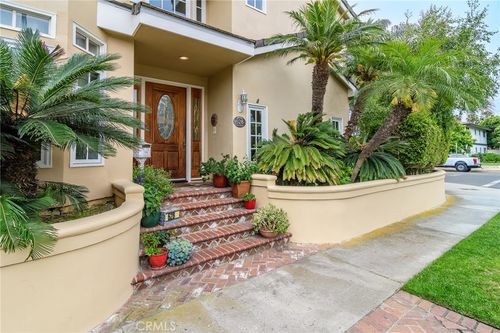 628 10th St, Huntington Beach, CA, 92648-4004 | Card Image