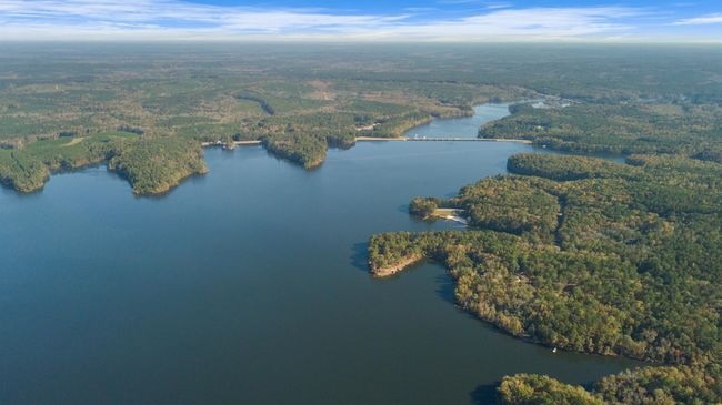 Minutes away from the dam | Image 75