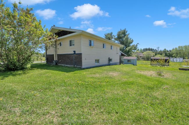 34 Ritchie Rd, House other with 3 bedrooms, 1 bathrooms and 6 parking in Cache Bay ON | Image 36