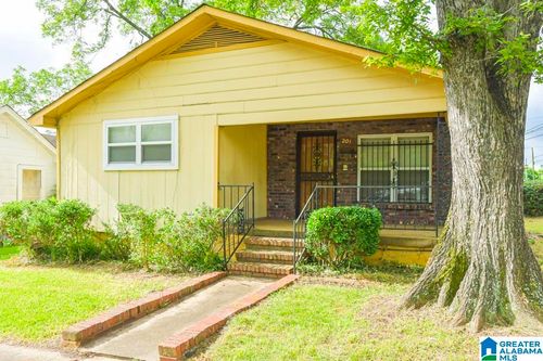 201 61st St, FAIRFIELD, AL, 35064-1910 | Card Image