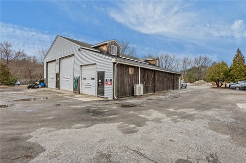 1971 Victory Hwy, Glendale, RI, 02826-1670 | Card Image