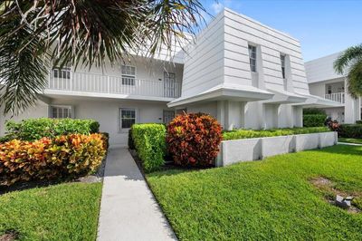 123 - 1251 Sugar Sands Boulevard, Condo with 2 bedrooms, 2 bathrooms and null parking in Riviera Beach FL | Image 3