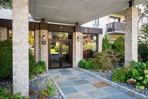 apt-4j-666 Pelham Rd, New Rochelle, NY, 10805-1035 | Card Image