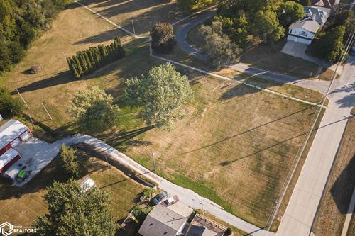 107 & 109 Church St, Audubon, IA, 50025-1221 | Card Image