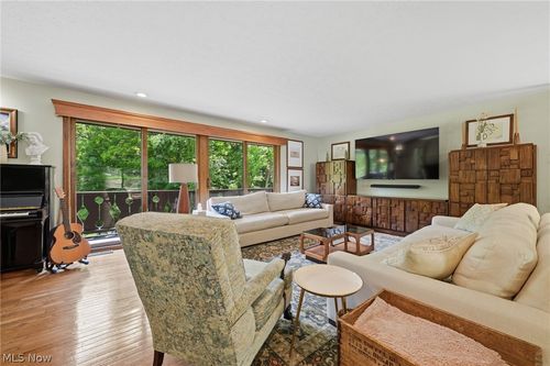 10625 Glen Forest Trl, Brecksville, OH, 44141-1601 | Card Image
