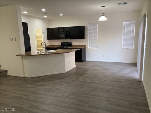 9512 Knopfler Ln, Las Vegas, NV, 89148-6703 | Card Image