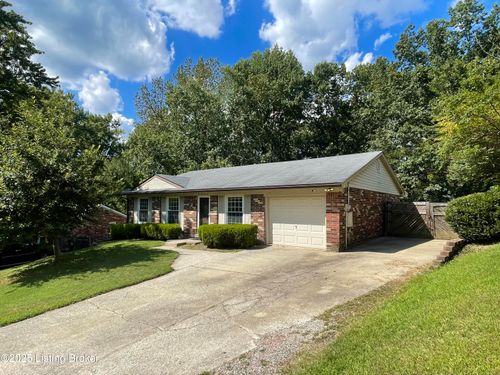 8009 Afterglow Dr, Louisville, KY, 40214-5613 | Card Image