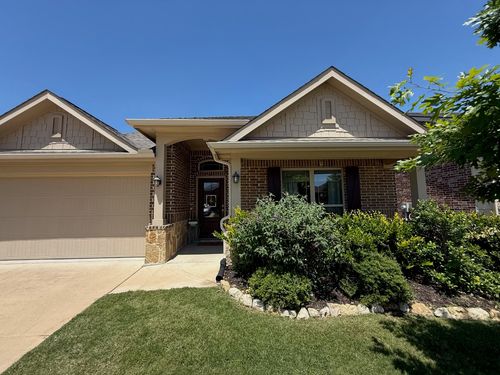 9324 Bronze Meadow Dr, Fort Worth, TX, 76131-1835 | Card Image