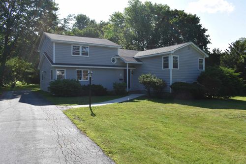 30 Thornton St, Derry, NH, 03038-1628 | Card Image