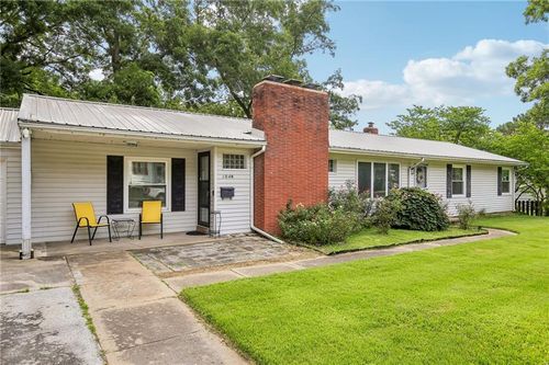 104 N 6th St, Clinton, MO, 64735-1658 | Card Image