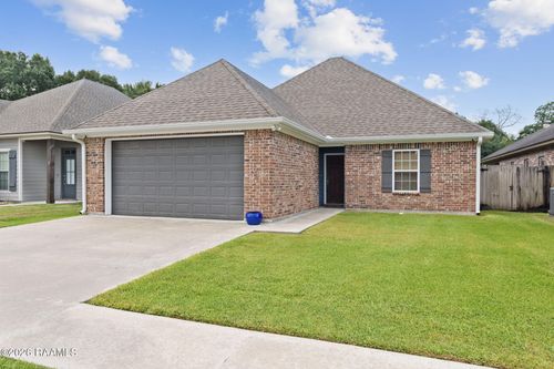 909 Russo St, New Iberia, LA, 70563-9028 | Card Image