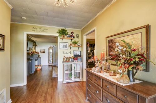 300 Madison St, Sulphur, LA, 70663-6326 | Card Image