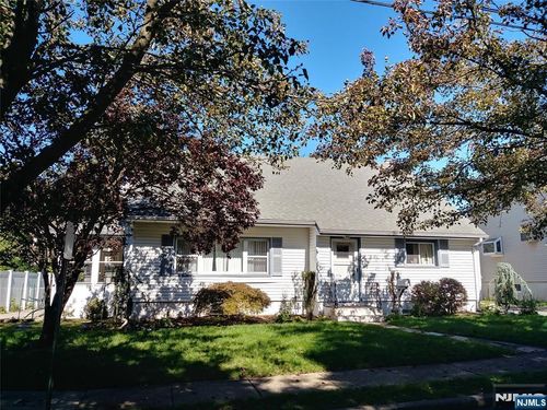 27 Mawhinney Ave, Hawthorne, NJ, 07506-1208 | Card Image