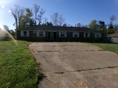 106 Tandy Dr, Clarksville, TN, 37042-5584 | Card Image