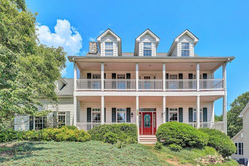 5975 Landview Dr, Roanoke, VA, 24018-7663 | Card Image